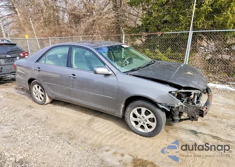 2005 Toyota Camry Le z USA, uszkodzony, nr VIN 4T1BF30K45U604298